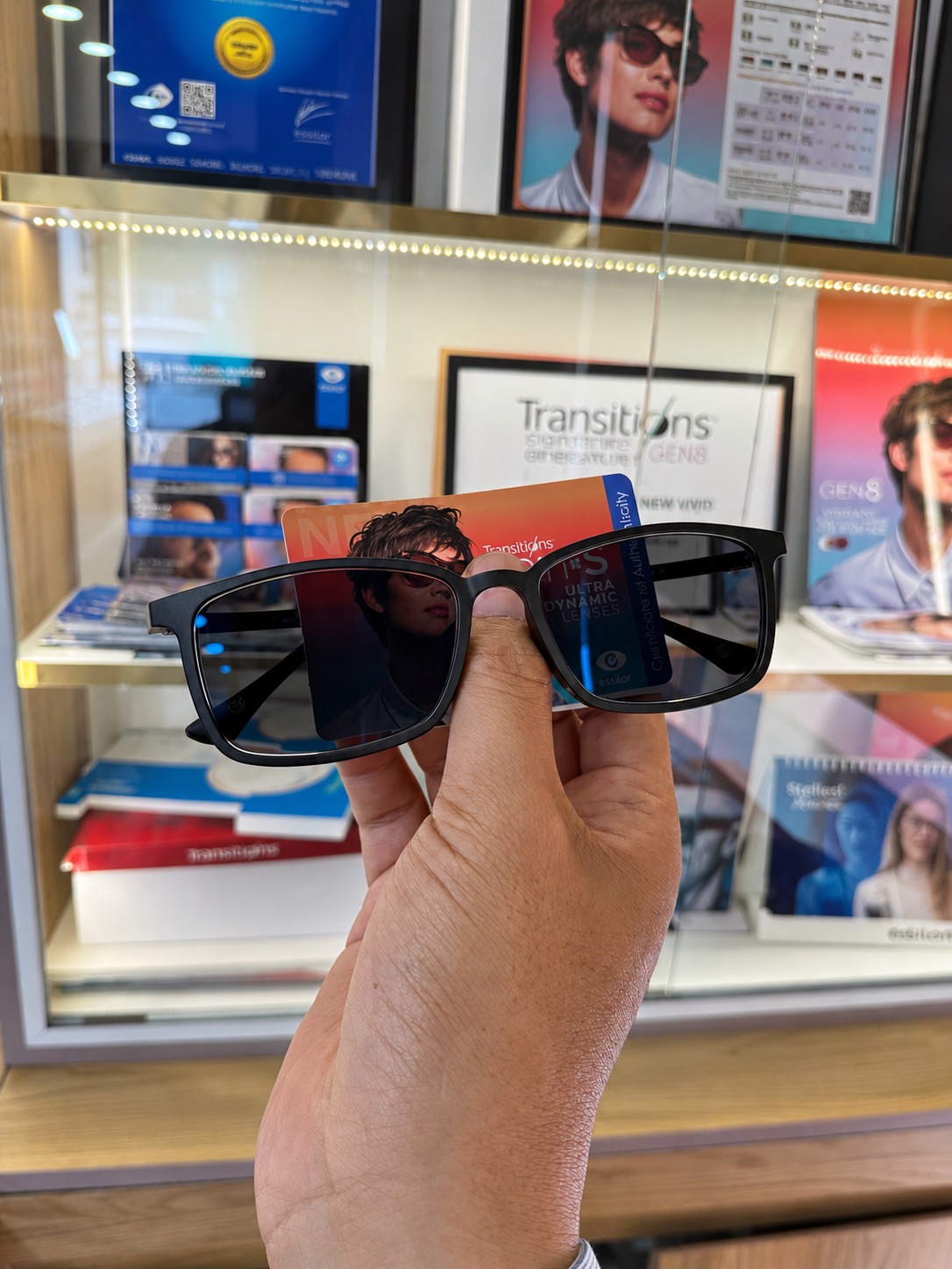 Transitions đổi màu tại ASV Optical